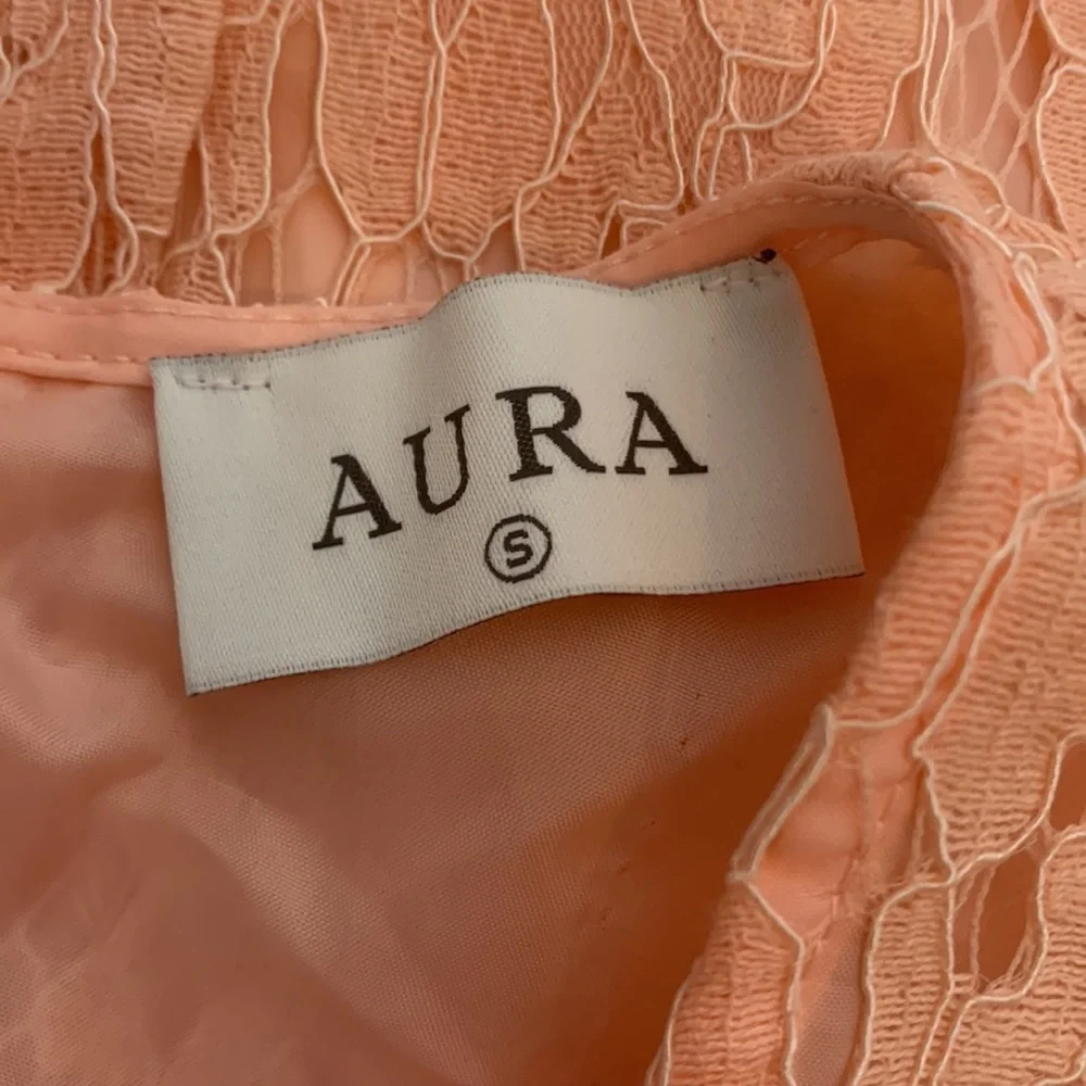 NWT Aura Peachy Pink Lace Romper - Picture 9 of 13